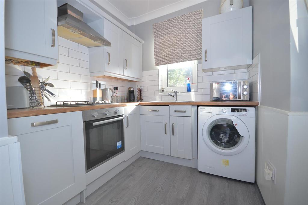 Station Road, Allerton Bywater, Castleford 2 bed terraced house for