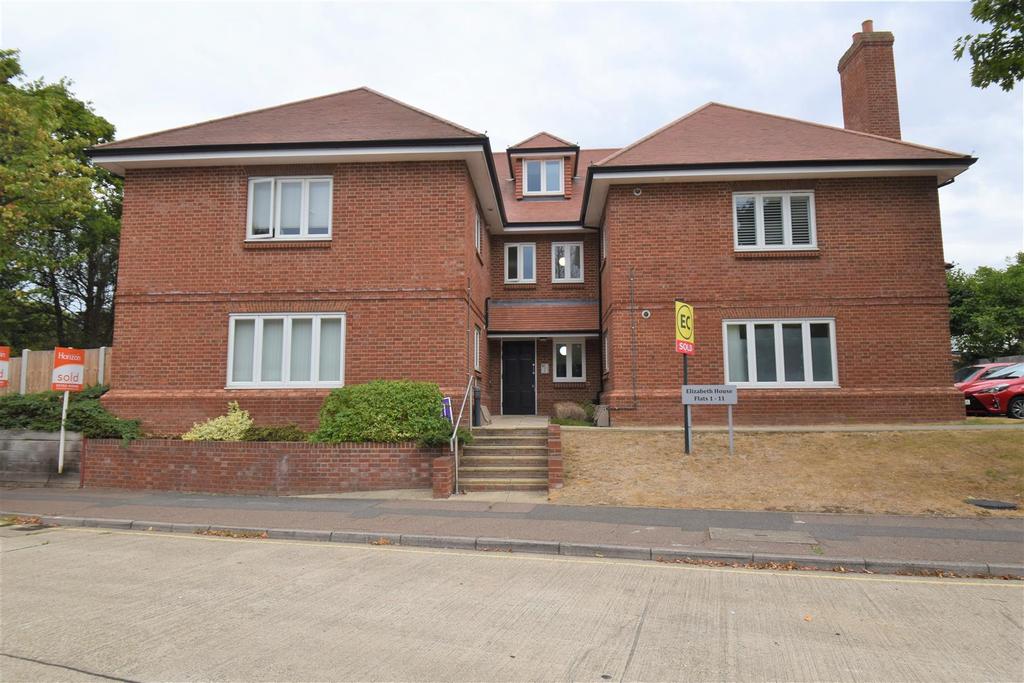 Elizabeth House, Locks Hill, Rochford 1 bed apartment £200,000