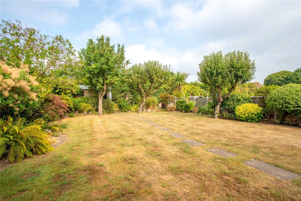 Albion Park, Loughton, Essex, IG10 5 bed detached house £1,950,000