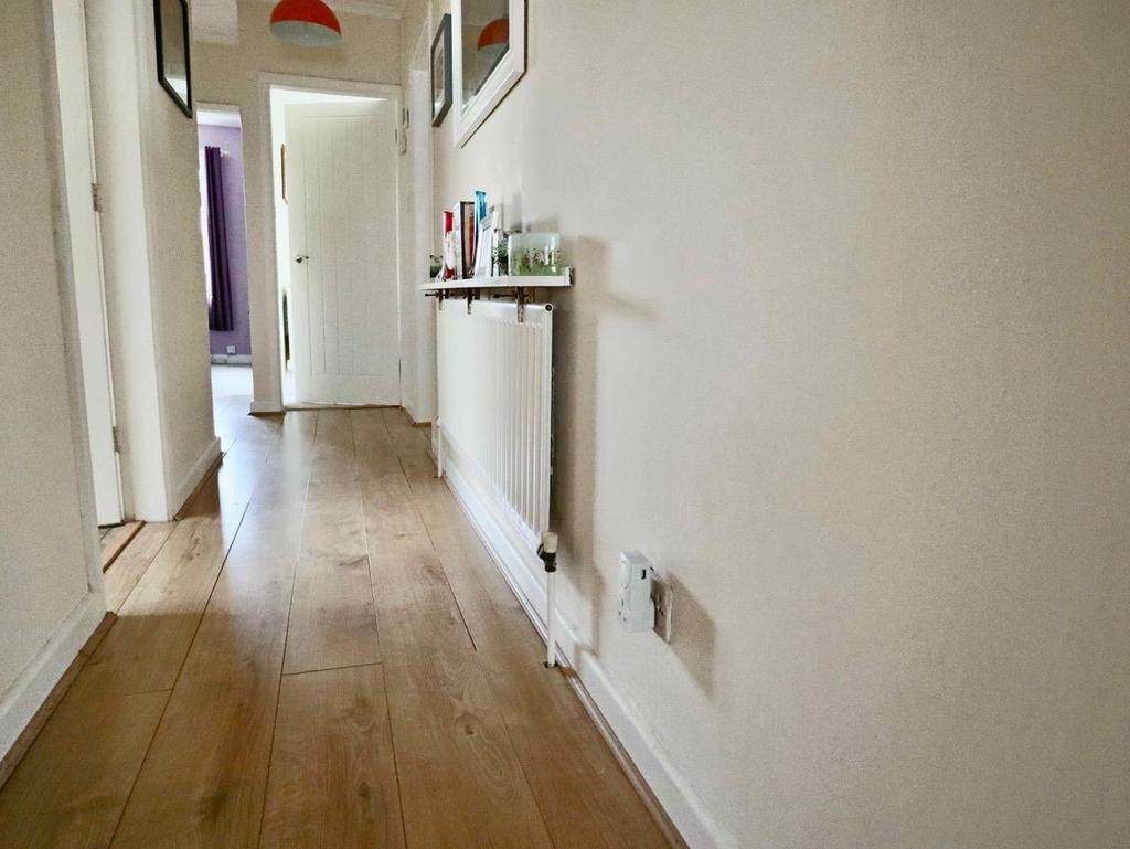Hallway1.jpg