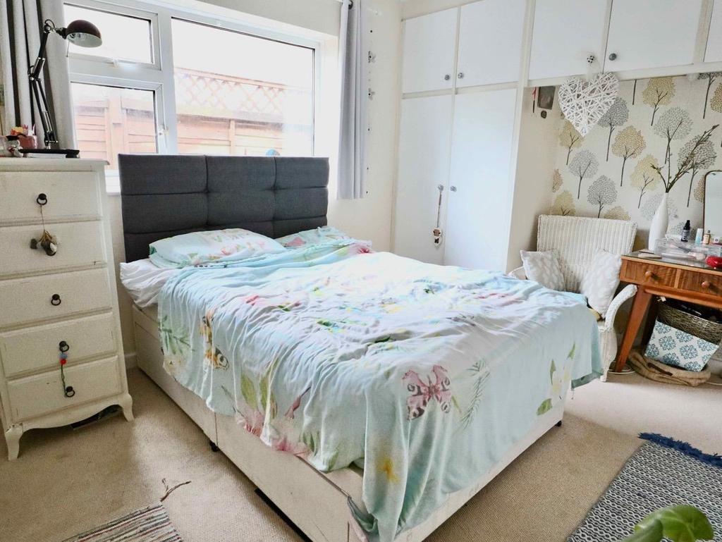 Bed3.jpg