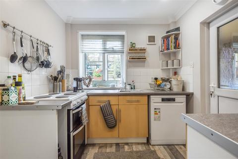 30 Westonfields, Totnes, TQ9 5QU