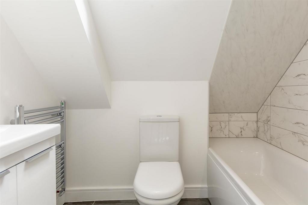 Bathroom DSC 8877-HDR copy.jpg