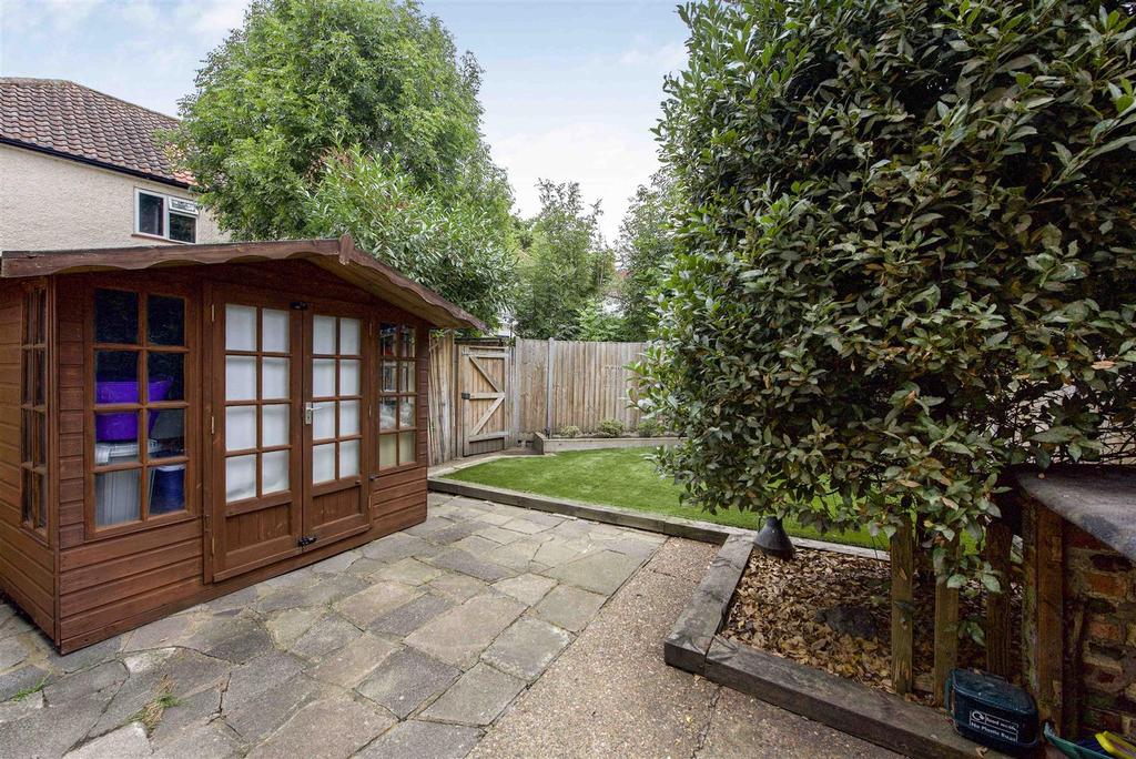 Fortescue Avenue, Twickenham 3 bed terraced house £625,000