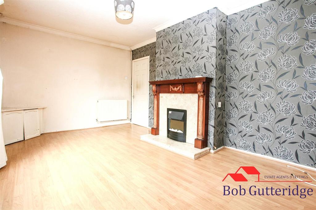 Waterside Drive, Blurton, StokeOnTrent 3 bed townhouse £100,000