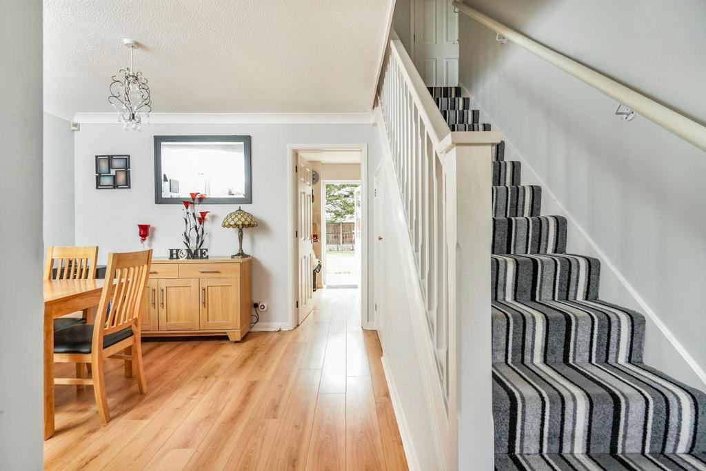 Findon Gardens, Rainham 3 bed house £475,000