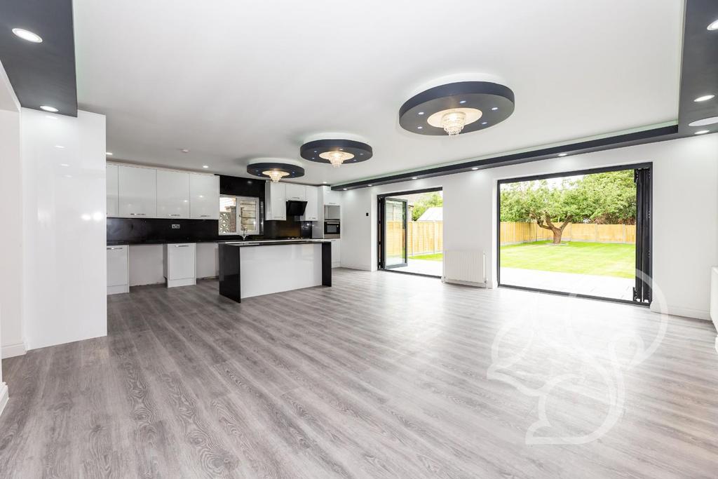 Spring Lane, Eight Ash Green 4 bed detached bungalow £550,000