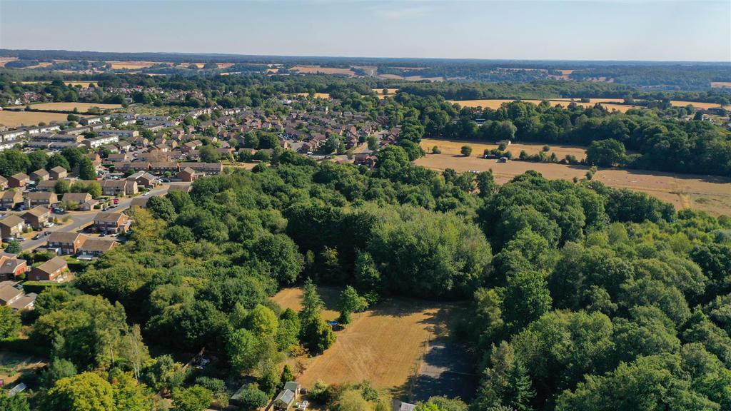 Dell Field, Prestwood, Great Missenden Farm land £25,000