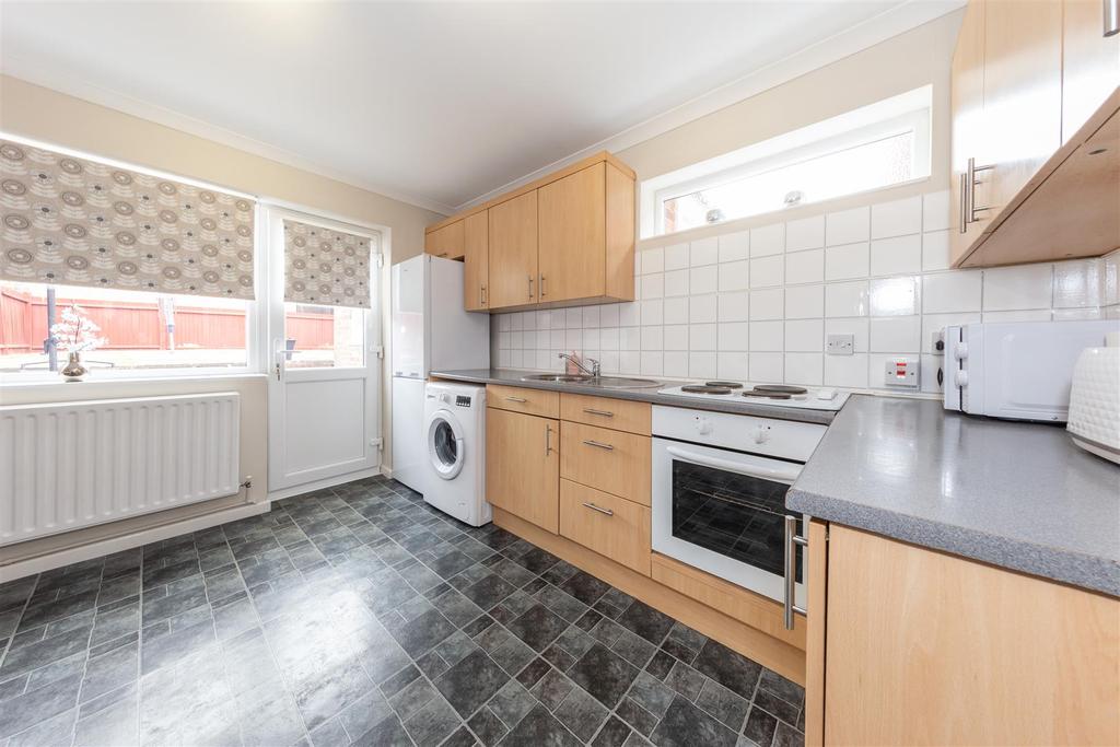 Macaulay Road, Luton 3 bed semidetached house £365,000