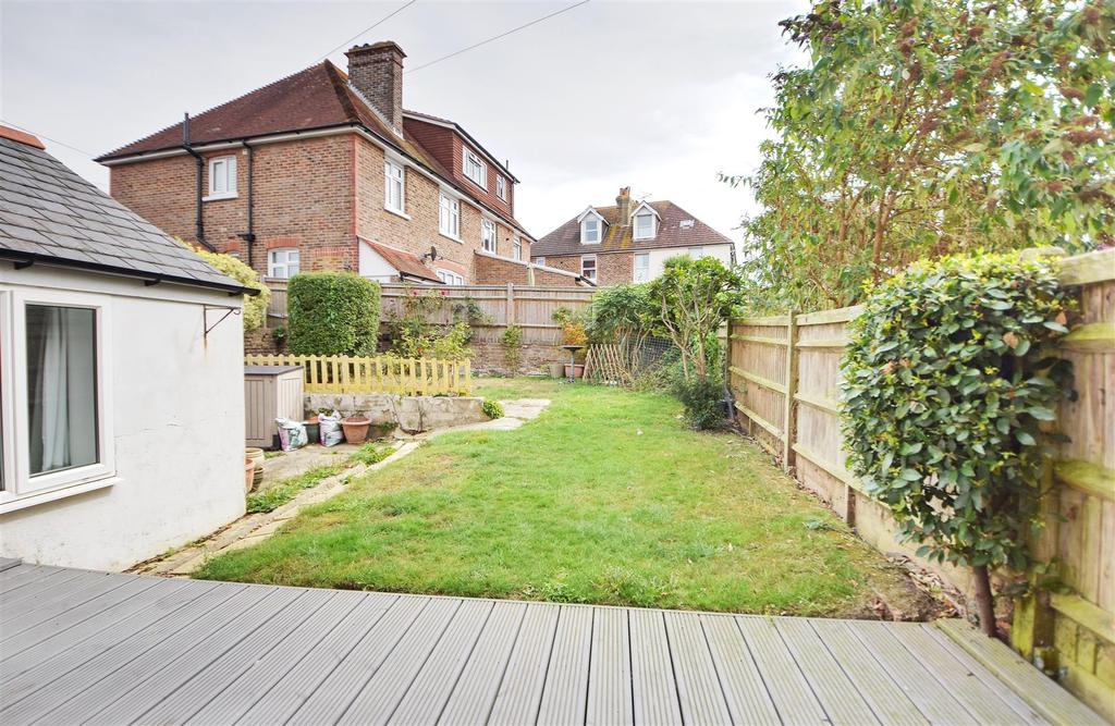 Amherst Road, BexhillOnSea 2 bed flat for sale £255,000