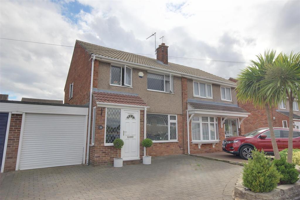 Kerry Drive, Kirk Ella 3 bed semidetached house £245,000