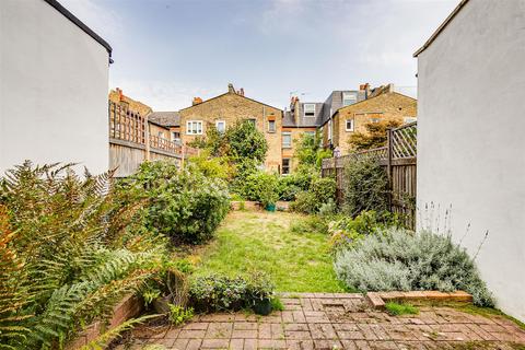 61 Ravensbury Road, London, SW18 4RX