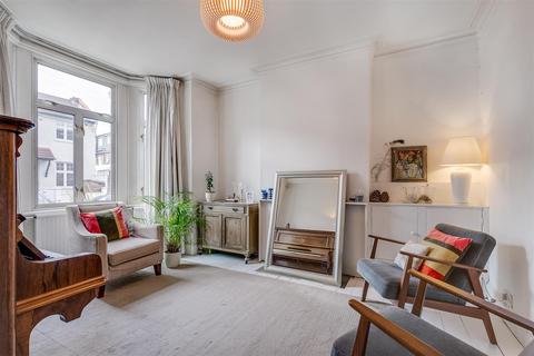 61 Ravensbury Road, London, SW18 4RX