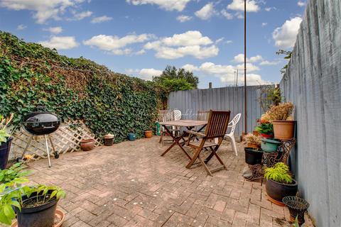 2 Anglesey Street, Cardiff, CF5 1QZ