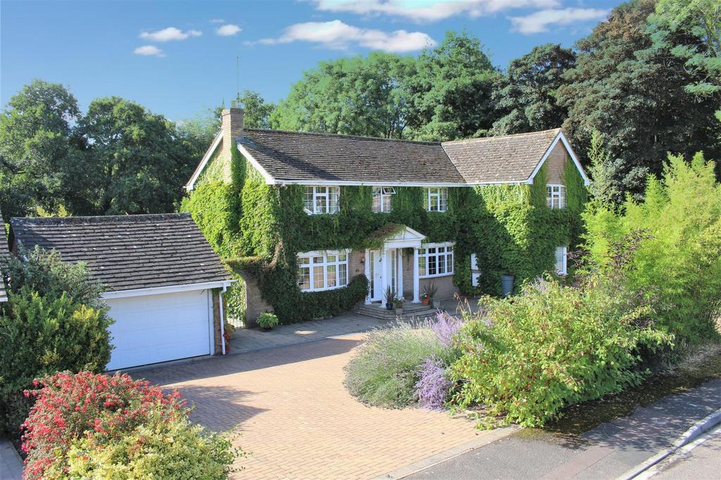 Lakeside, Newent 7 bed detached house for sale £650,000