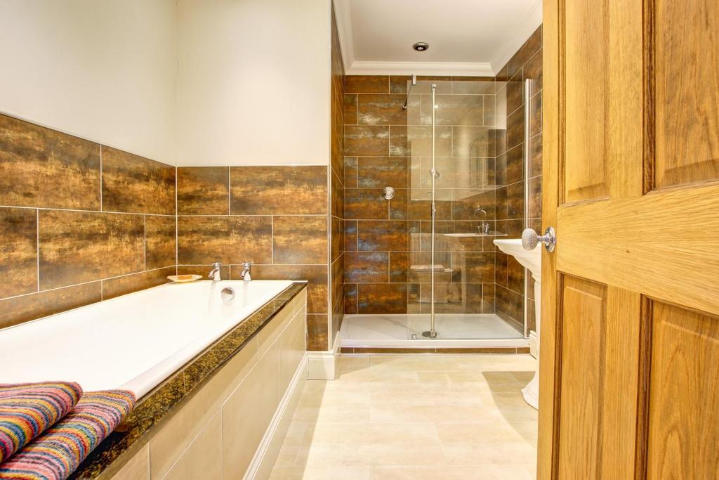 Ground Floor Family Bathroom