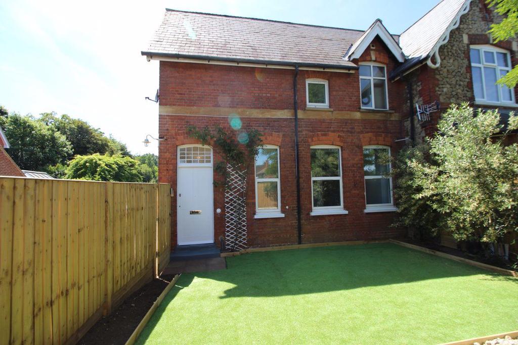 St Johns Road, Sevenoaks TN13 3NE 2 bed flat £1,395 pcm (£322 pw)