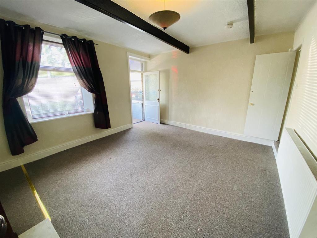 Witchfield Hill, Shelf, Halifax 2 bed terraced house £595 pcm (£137 pw)