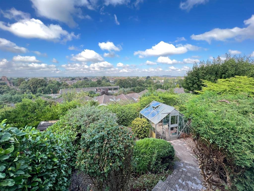 Chawn Park Drive, Stourbridge, DY9 0YG 3 bed semidetached house for