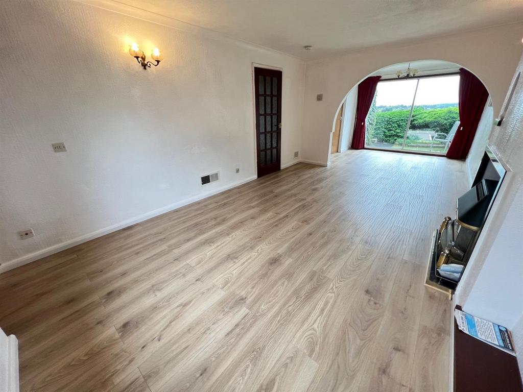 Chawn Park Drive, Stourbridge, DY9 0YG 3 bed semidetached house for