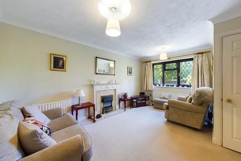 3 bedroom semi-detached house for sale - Goldfinch Way, South Wonston, Winchester
