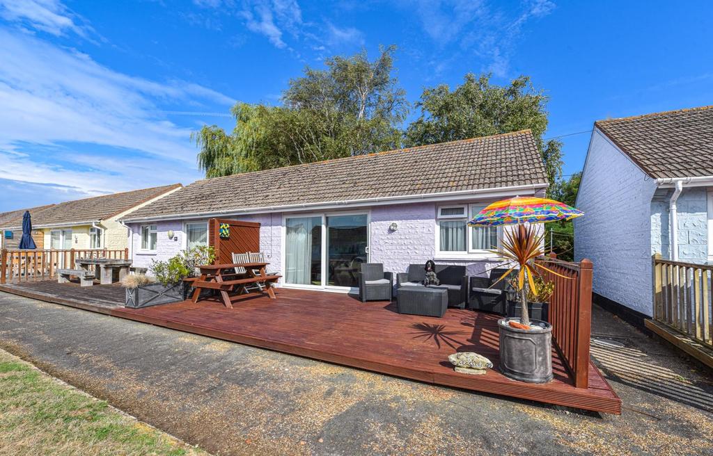 Duver Road, Seaview 2 bed semidetached bungalow £160,000