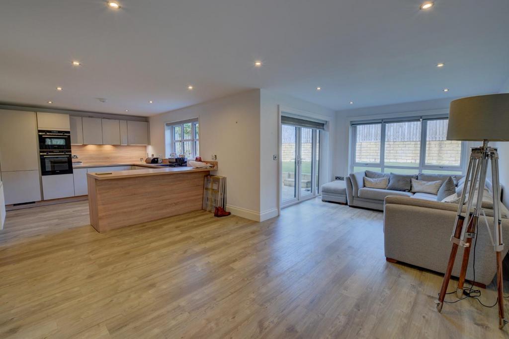 Towler Drive, Colne 4 bed detached house £380,000
