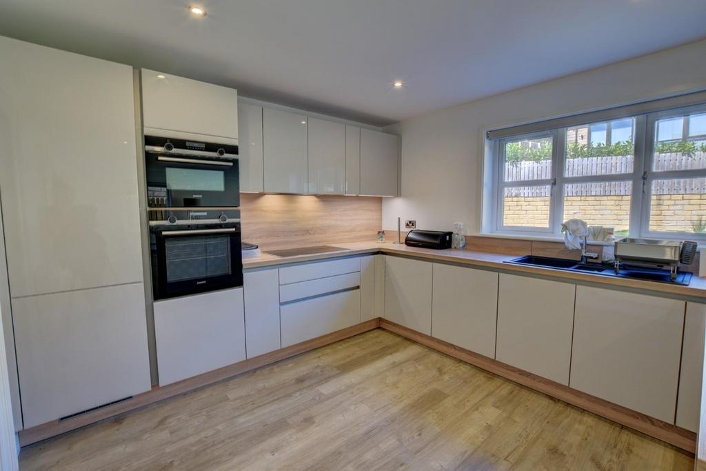 Towler Drive, Colne 4 bed detached house £380,000