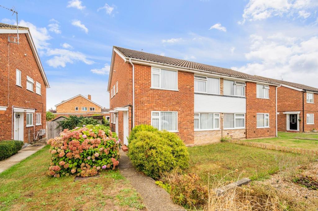 Larkspur Way, Ewell 2 bed £339,950
