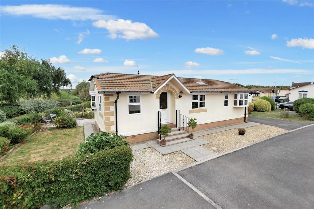 Salthouse Farm, Shaft Road, Severn Beach 2 bed park home for sale £