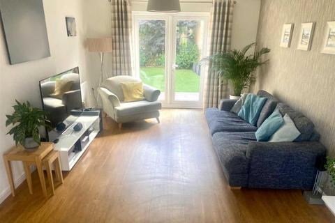 118 White Farm, Barry, CF62 9EW