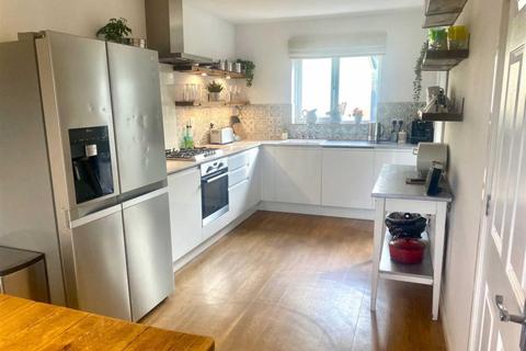 118 White Farm, Barry, CF62 9EW