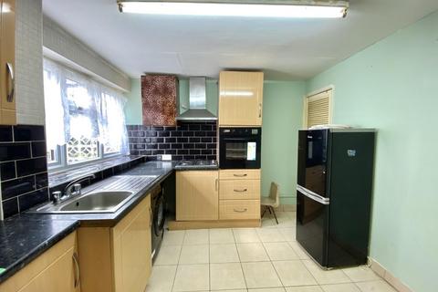 14 Waylands, Hayes, UB3 2QU