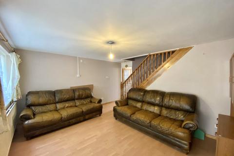 14 Waylands, Hayes, UB3 2QU