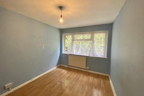 14 Waylands, Hayes, UB3 2QU