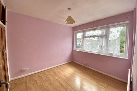 14 Waylands, Hayes, UB3 2QU