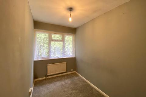 14 Waylands, Hayes, UB3 2QU