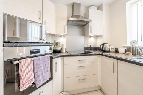 2 bedroom apartment for sale - 22 Chantry Gardens, Filey