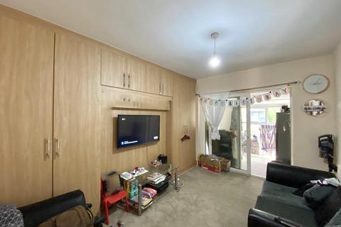 26 Douglas Crescent, Hayes, UB4 9BT