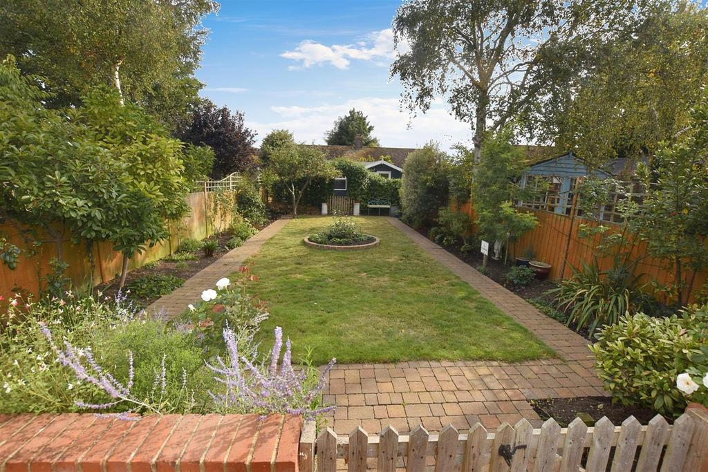 Tenterfield Road, Maldon 3 bed detached house £560,000