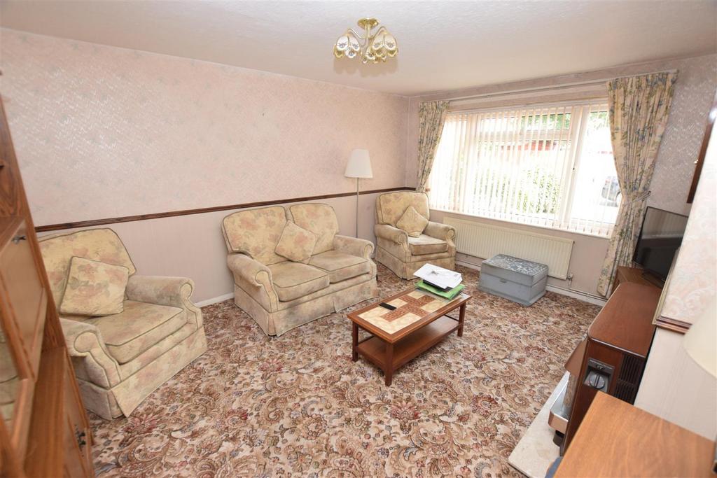 Wood Road, Heybridge 3 bed house £280,000