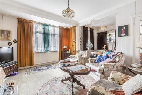 15 Bradstock Road, Epsom, KT17 2LD