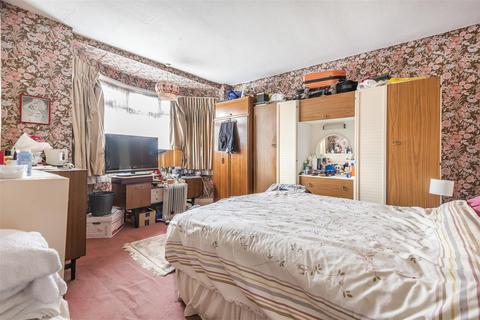 15 Bradstock Road, Epsom, KT17 2LD
