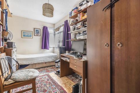15 Bradstock Road, Epsom, KT17 2LD
