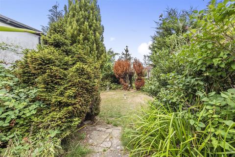 15 Bradstock Road, Epsom, KT17 2LD