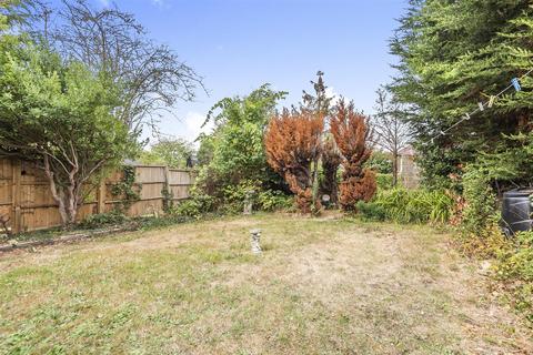 15 Bradstock Road, Epsom, KT17 2LD