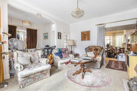 15 Bradstock Road, Epsom, KT17 2LD