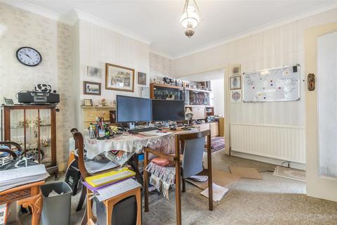 15 Bradstock Road, Epsom, KT17 2LD