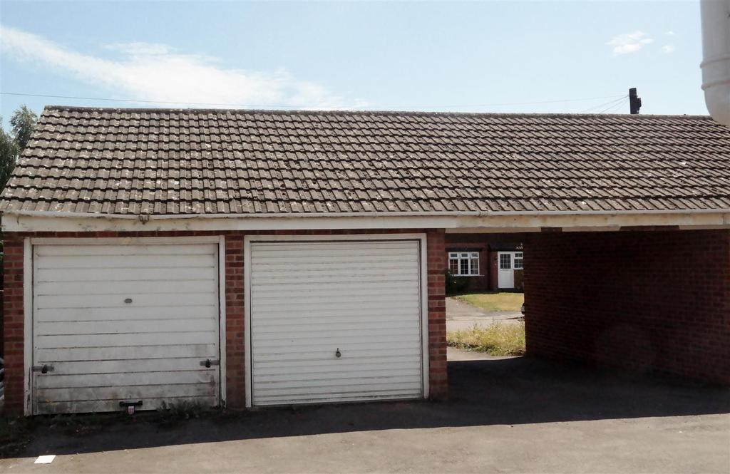 Buckingham Drive, Chicheste Garage £95 pcm (£22 pw)