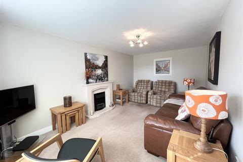 2 Chedworth Close, Walton, Peterborough, PE4 6FW